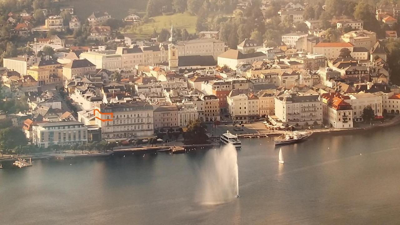 Fantastic Lake And Mountain View, First Row Lakeside Gmunden Exterior foto